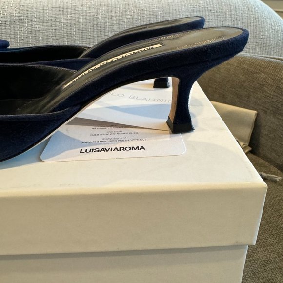 Manolo Blahnik Maysale 50 Navy Blue Suede Kitten Heel Mules - Picture 9 of 13